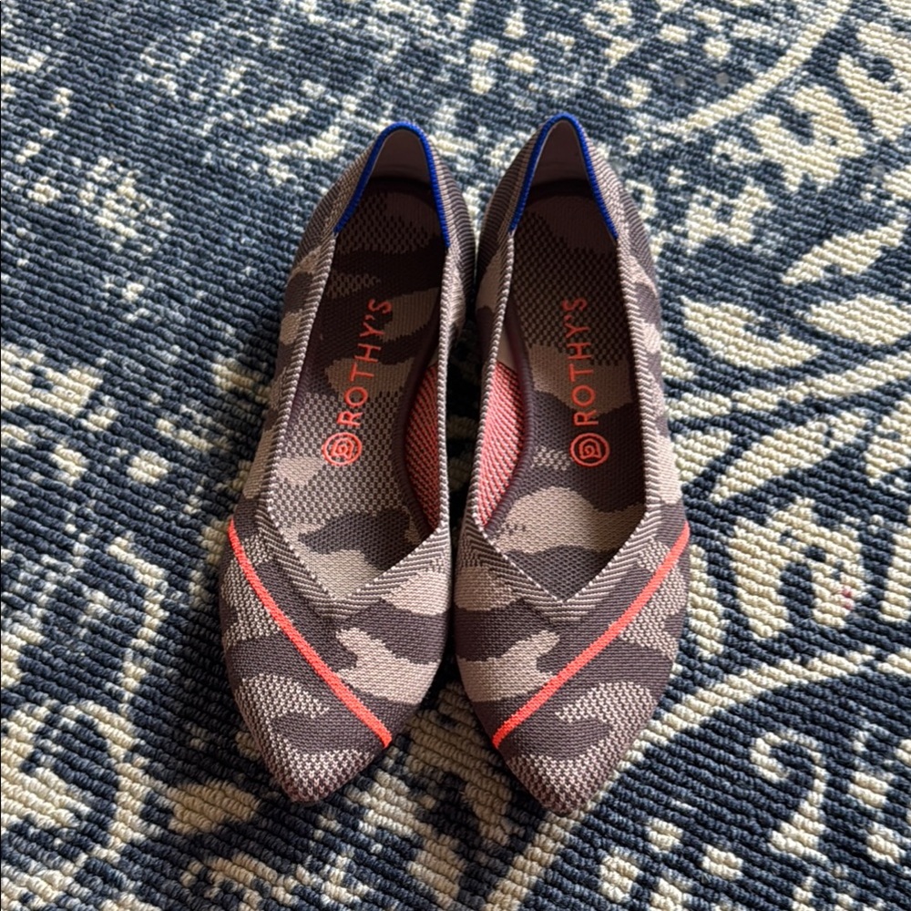 Rothys HTF brown camo point 1 flat